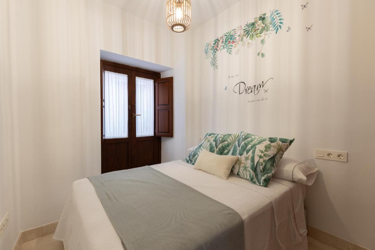 Apartamentos Nuria 19 Granada Bagian luar foto